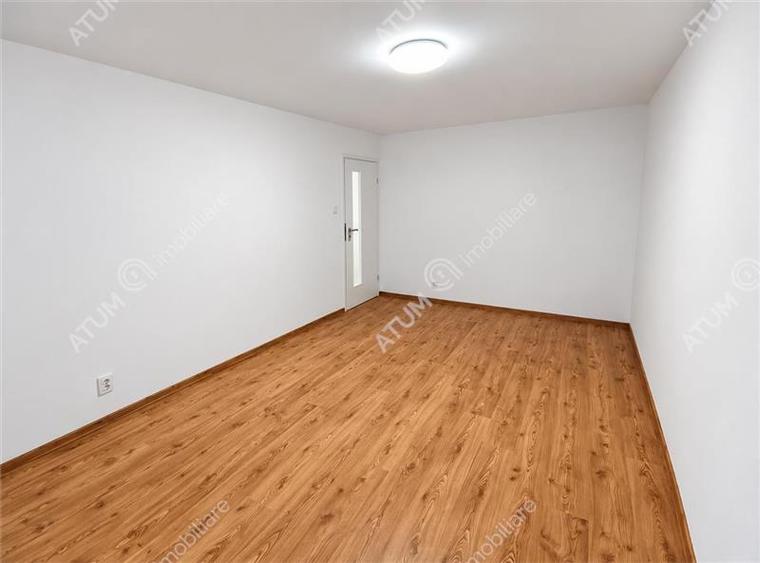 Apartament cu 3 camere decomandat, mobilat în Terezian