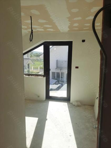 Casă cu Teren 300 Mp în Sânmartin