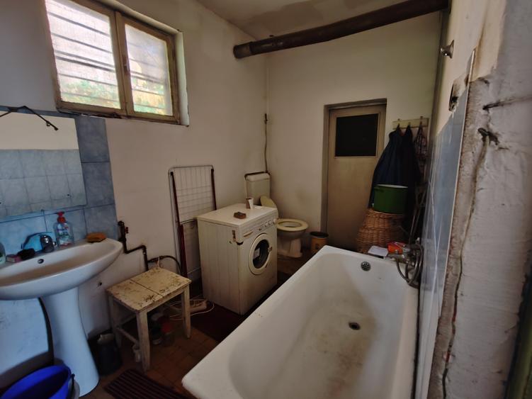Casă cu 6 camere cu Canalizare în Bartolomeu