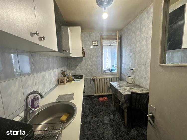 Apartament cu 3 camere în 1 Mai