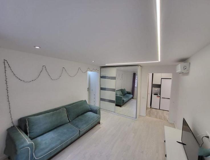 Apartament cu 2 camere decomandat, mobilat în Calea Victoriei