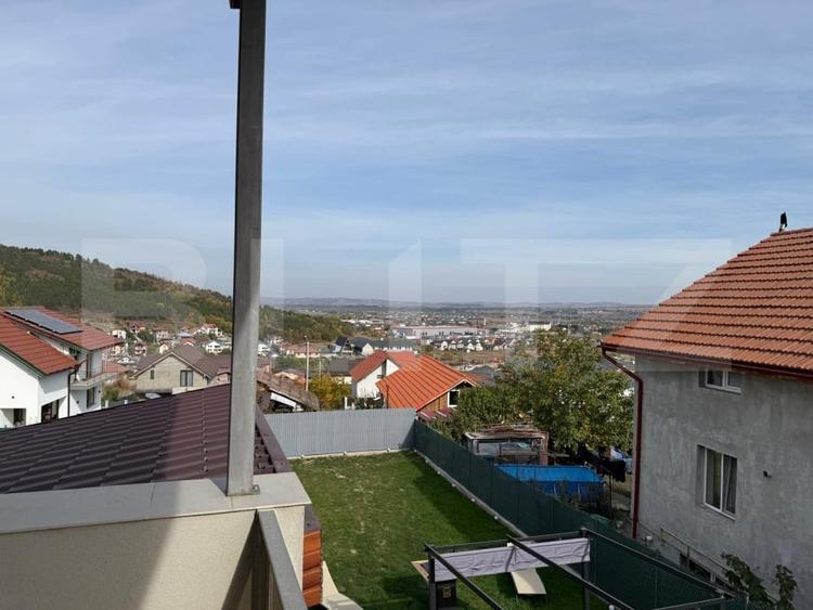 Casă individuală cu 4 camere cu Canalizare în Exterior Est