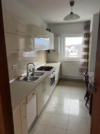 Apartament cu 3 camere decomandat în Șelimbăr