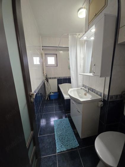 Apartament cu 3 camere decomandat în Tineretului