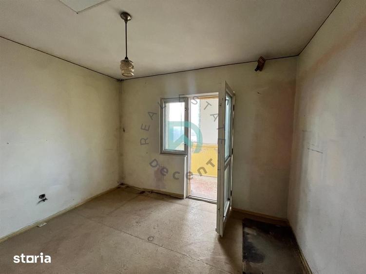 Apartament cu 3 camere decomandat în Sud