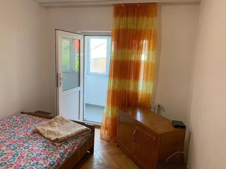 Apartament cu 4 camere decomandat în Central