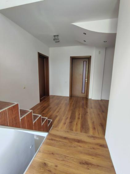 Casă cu 4 camere în Florești