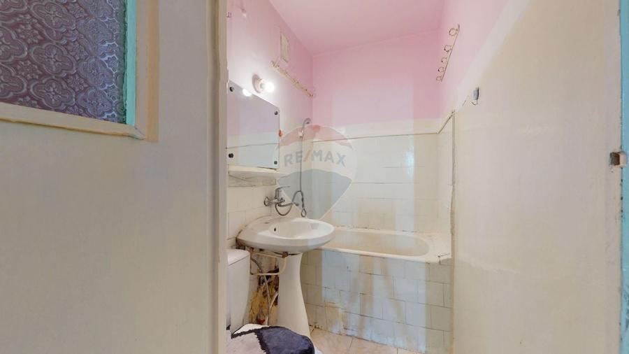 Apartament cu 3 camere semidecomandat în Electroprecizia