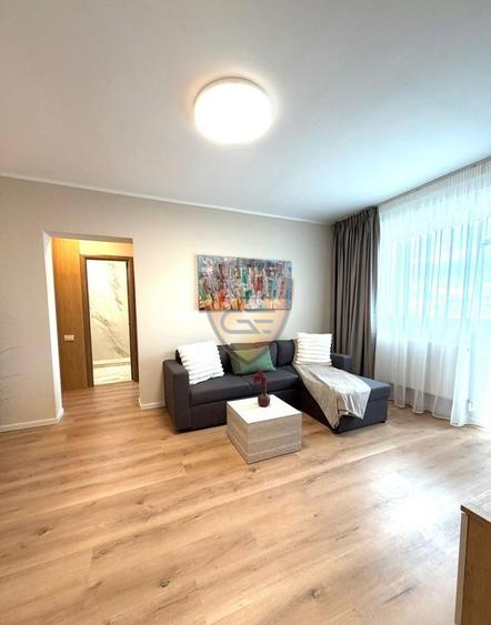 Apartament cu 2 camere semidecomandat, mobilat în City Park Mall