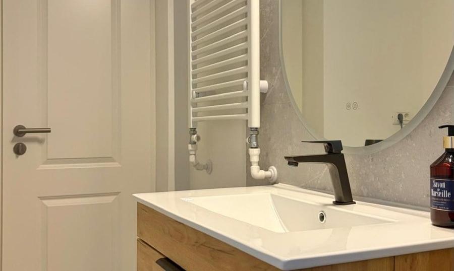 Apartament cu 3 camere în Aviatorilor
