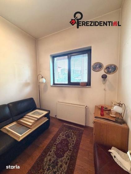 Casă cu 6 camere cu Teren 520 Mp în Văcăresti