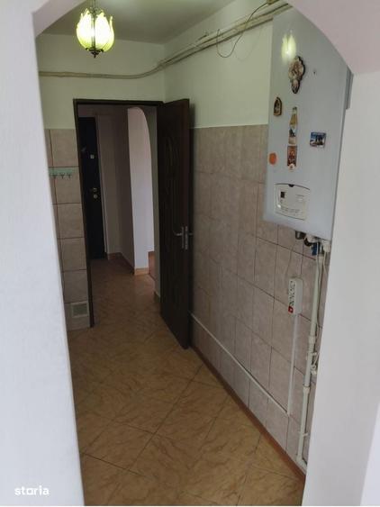 Apartament cu 4 camere semidecomandat în Micro 39