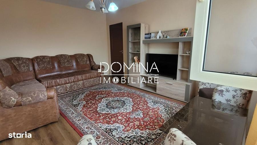 Apartament cu 3 camere semidecomandat în Plopilor
