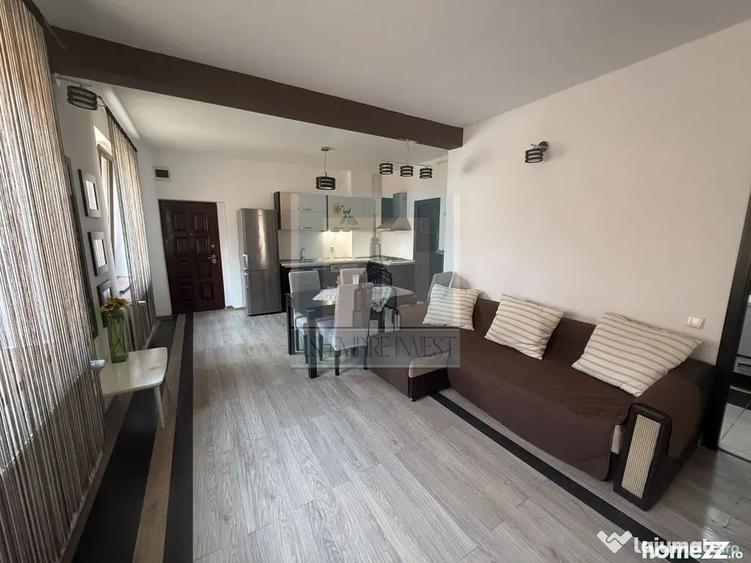 Apartament cu 3 camere decomandat în Centrul Istoric