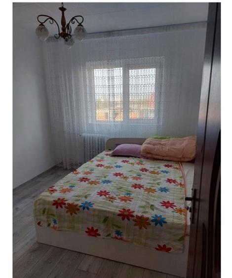 Apartament cu 3 camere decomandat în Berceni