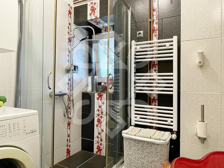 Casă individuală cu 4 camere cu Canalizare în Nufărul