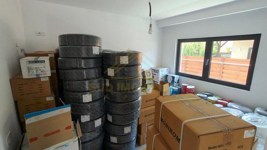 Casă individuală cu 5 camere cu Canalizare în Central