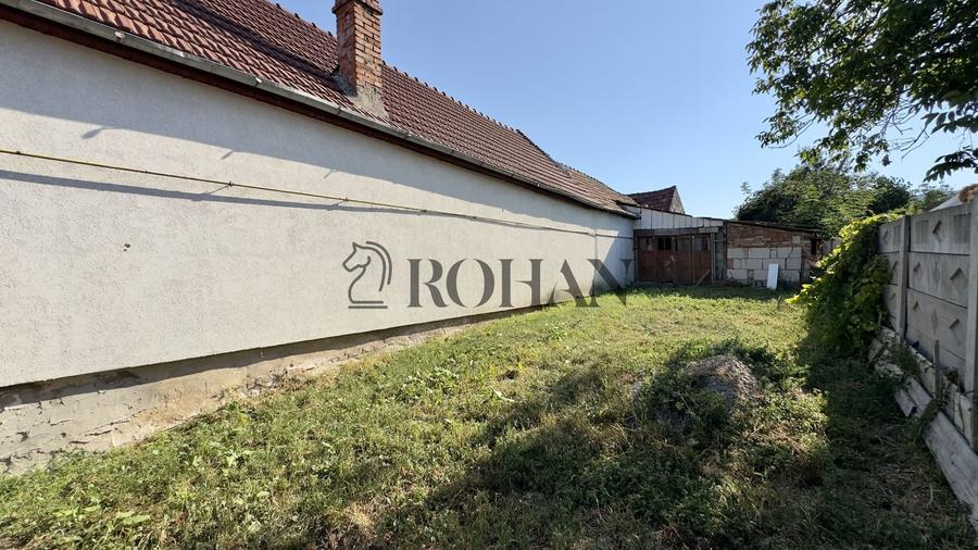 Casă individuală cu 3 camere cu Canalizare în Micești