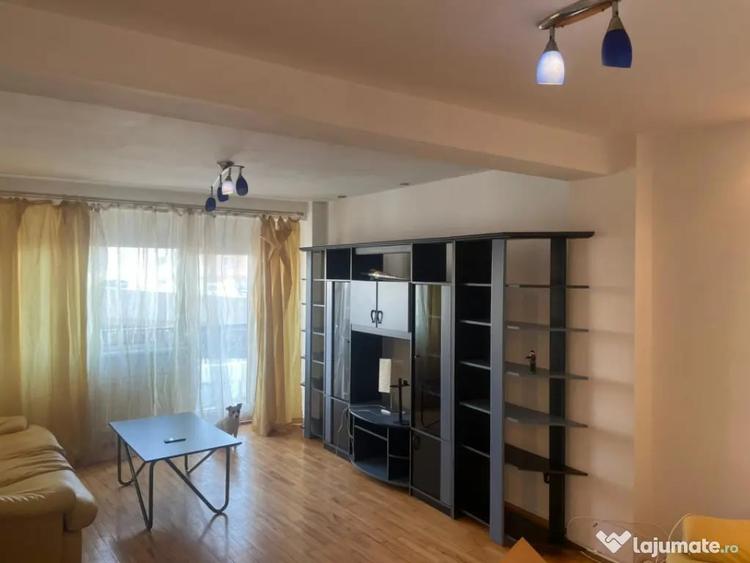 Apartament cu 4 camere decomandat în Central
