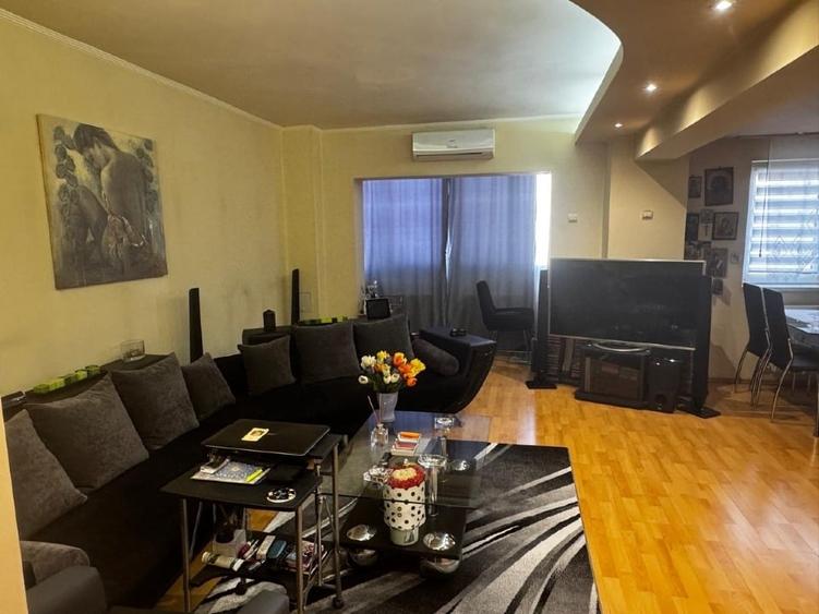Apartament cu 2 camere semidecomandat în Tineretului