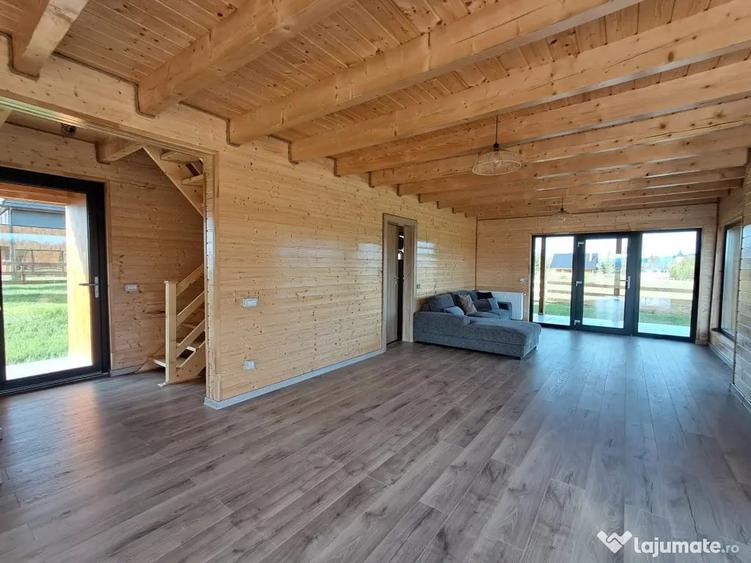 Casă cu 8 camere cu Teren 1000 Mp în Beliș
