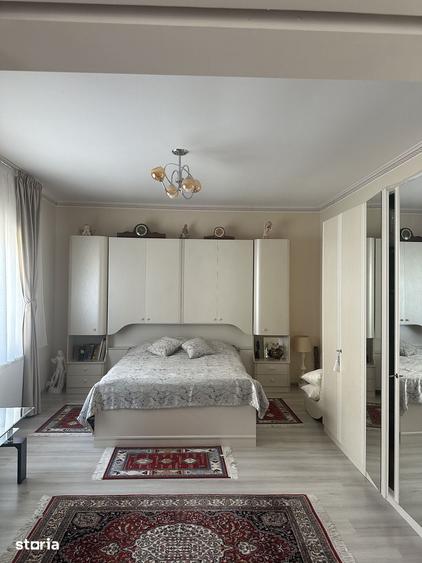 Casă cu 5 camere cu Teren 700 Mp în Câmpina