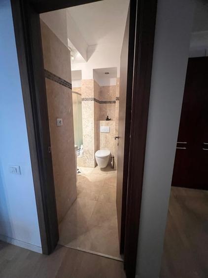 Apartament cu 3 camere decomandat în Vitan