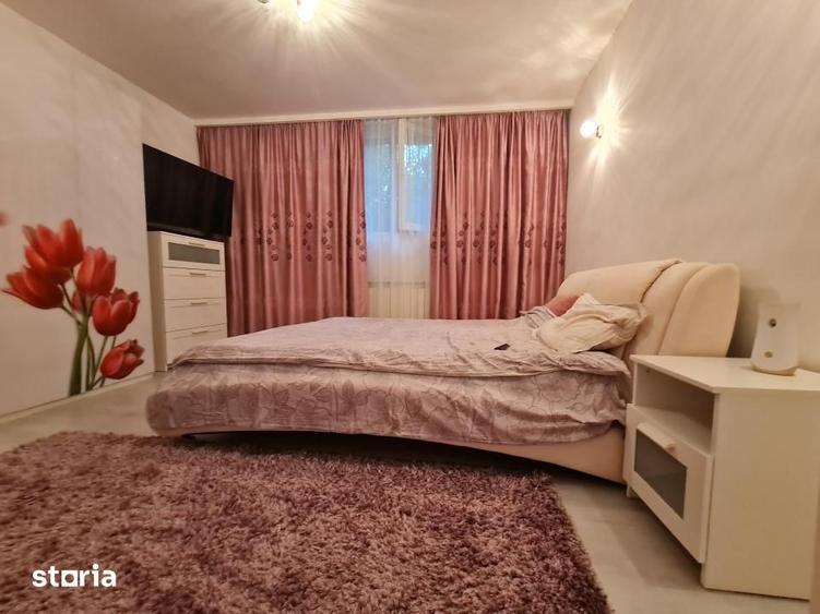 Casă cu 7 camere cu Teren 2000 Mp în Periș