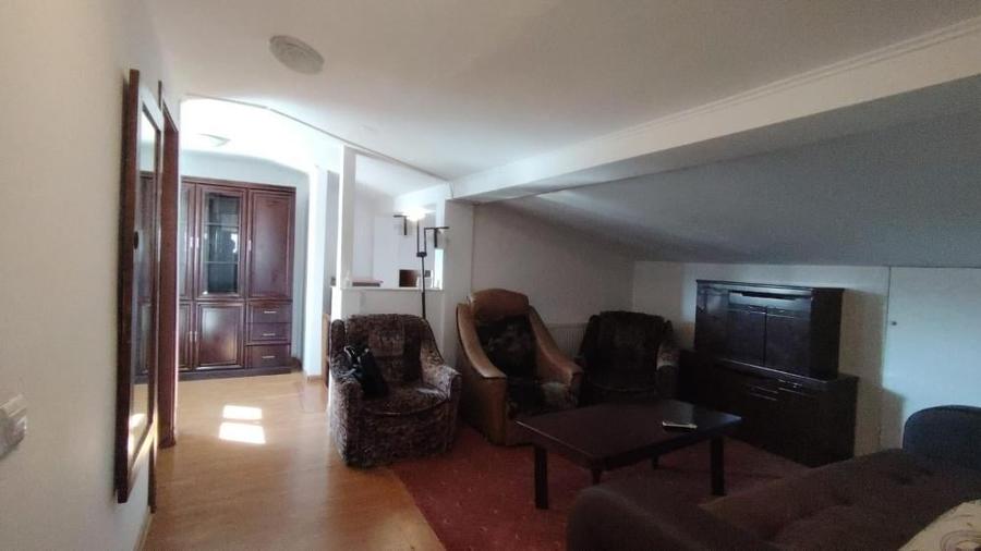 Apartament cu 4 camere în Parcul Carol