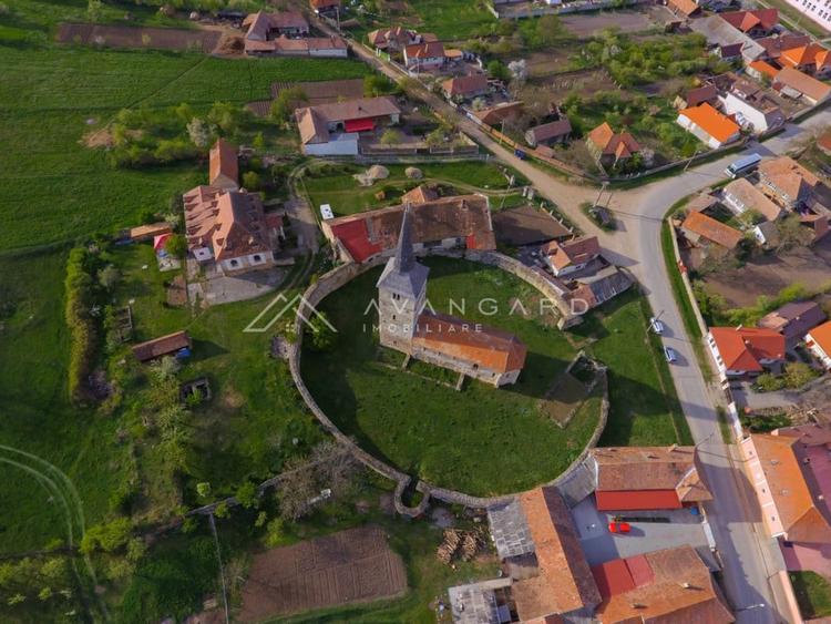 Casă individuală cu 15 camere cu Canalizare în Cricău