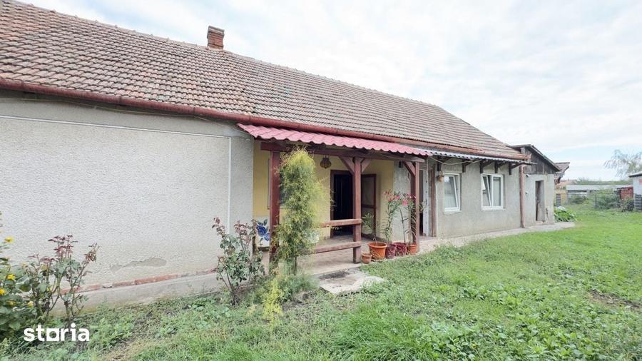Casă cu 3 camere cu Teren 3263 Mp în Central