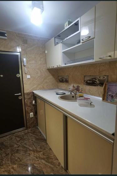 Garsonieră decomandată în Păcii