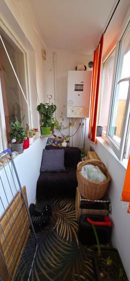 Apartament cu 3 camere decomandat în Lipovei