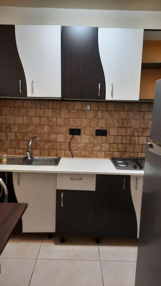 Vand apartament cu 2 camere din 3 in Arad. Zona centrala Et.2. Renovat. Suma de 110000 euro - 1
