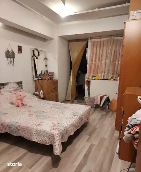 Apartament cu 3 camere decomandat în Gara de Nord