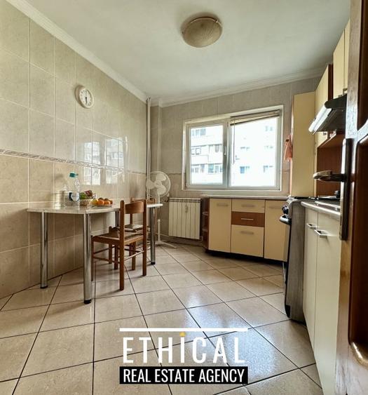 Apartament cu 3 camere decomandat, mobilat în Gorjului