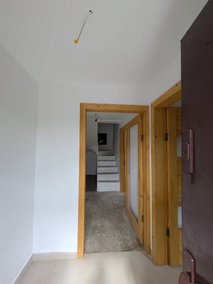 Casă individuală cu 5 camere cu Canalizare în Hârsa