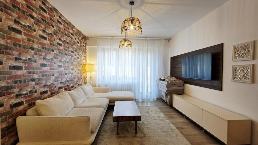 Apartament cu 2 camere semidecomandat, mobilat în Nord