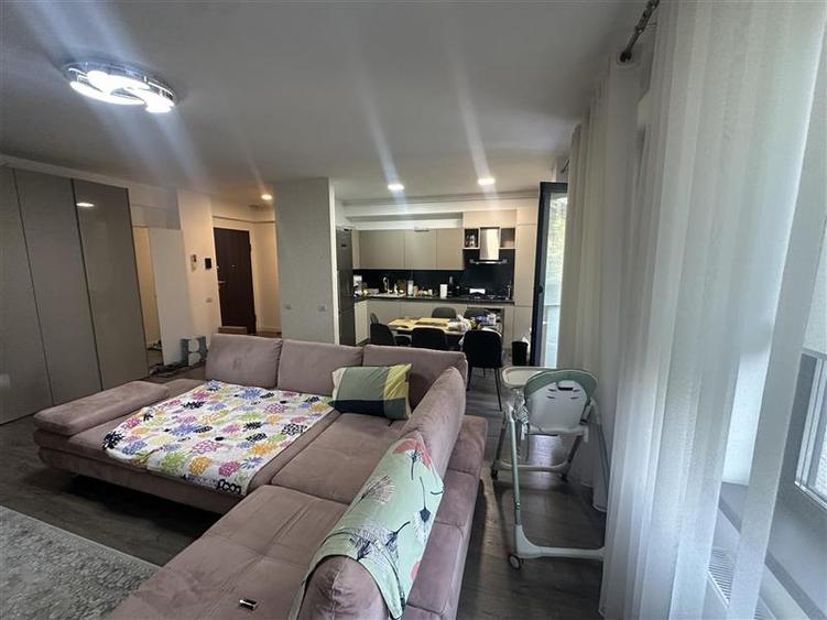 Apartament cu 2 camere decomandat în Băneasa
