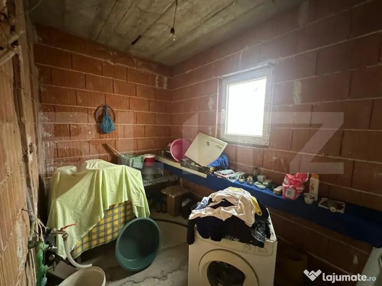 Casă cu 3 camere cu Teren 4075 Mp în Central