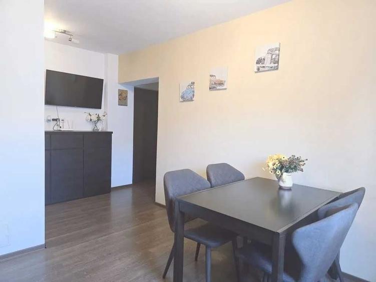 Apartament cu 2 camere decomandat în Centrul Civic