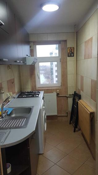 Apartament cu 2 camere decomandat în Tei