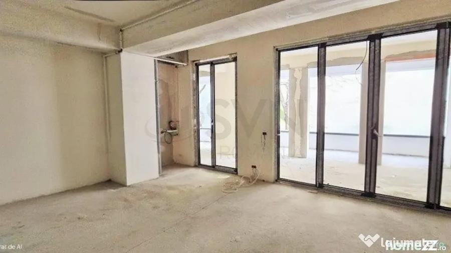 Apartament cu 4 camere semidecomandat în Central