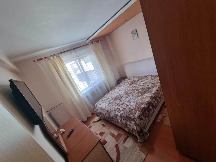 Apartament cu 3 camere în Cetate