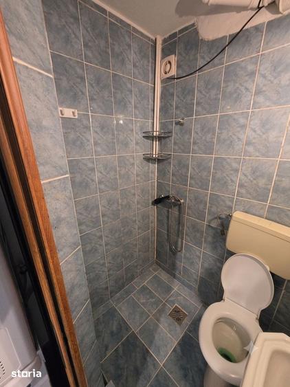 Apartament cu 3 camere în Petrișor