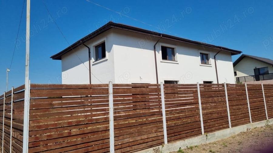 Casă cu 4 camere cu Teren 240 Mp în Berceni