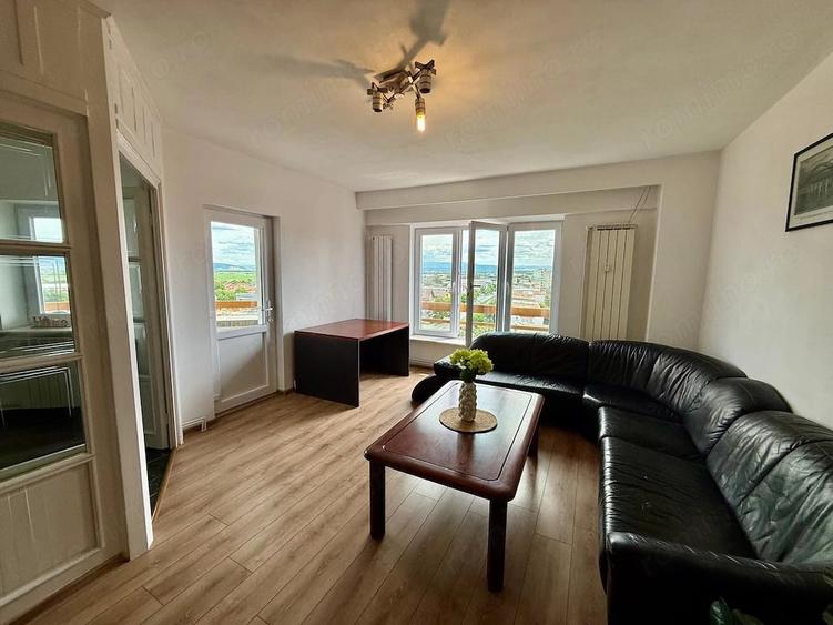 Apartament cu 2 camere decomandat în Piața Centrală