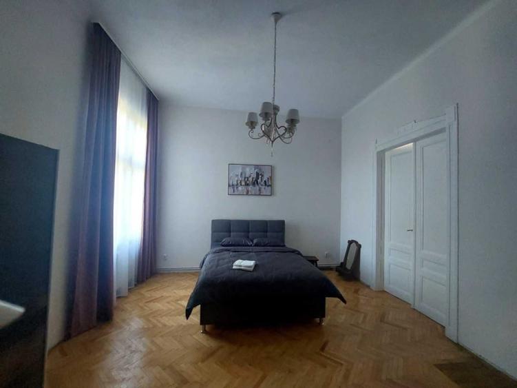 Casă cu 4 camere cu Teren 100 Mp în Central