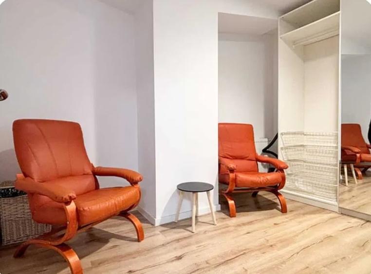 Apartament cu 2 camere semidecomandat, mobilat în Iris