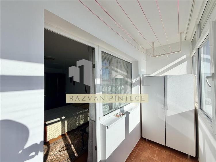 Apartament cu 3 camere decomandat, mobilat în Ultracentral